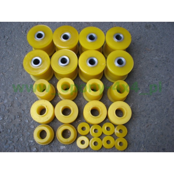 Kit bucse pentru Nissan Terrano I - versiunea cu arcuri spate