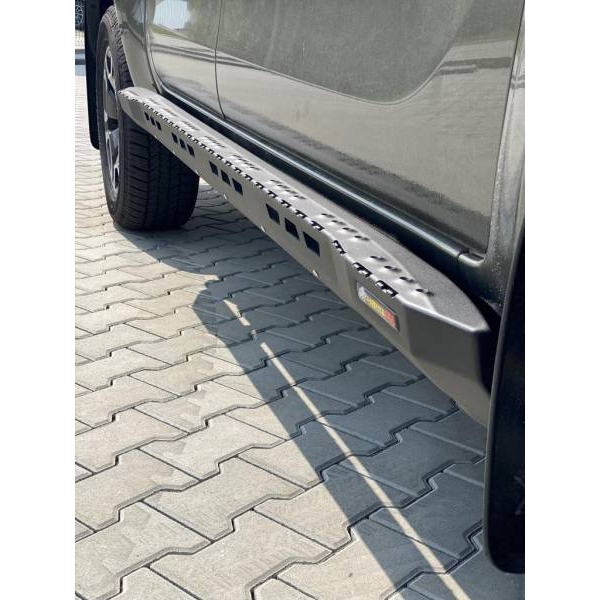 Praguri pentru Toyota Hilux Revo 2020
