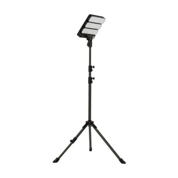Lampă LED profesională de camping cu trepied telescopic 1.2–2.2 m, 3 lanterne detașabile, 3500 lm, încărcare solară & power bank USB, iluminare spot/flood, Wild Land